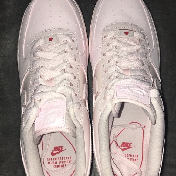 light pink air force 1 with heart